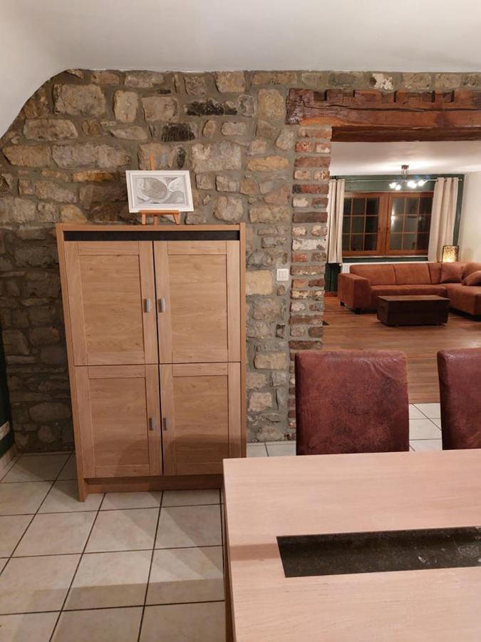 Aux Trois Petits Cochons Apartman Hotton Kültér fotó