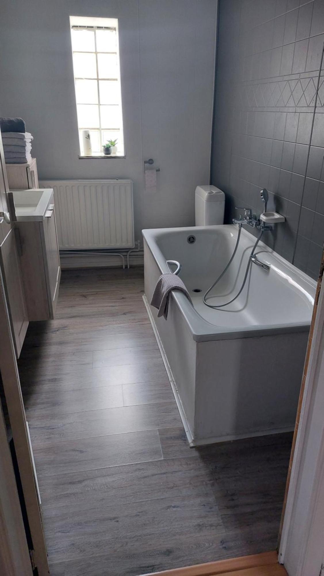 Aux Trois Petits Cochons Apartman Hotton Kültér fotó